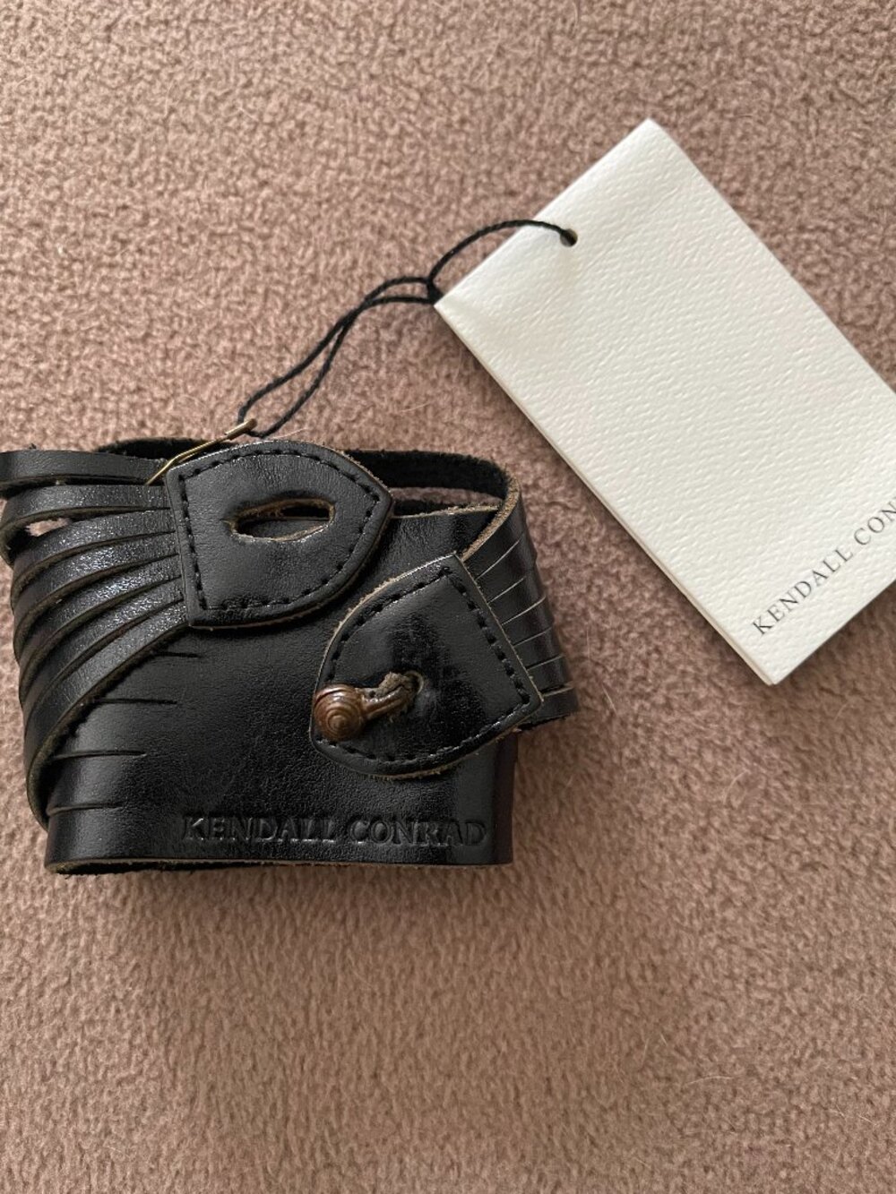 *GORGEOUS* Kendall Conrad Bk leather Cuff "The Back up Plan" 2010 Jennifer Lopez